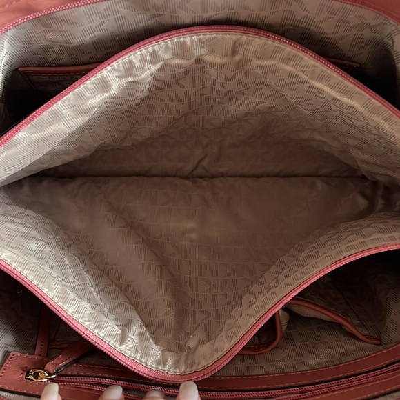 Michael Kors Tote Bag - Picture 4 of 14